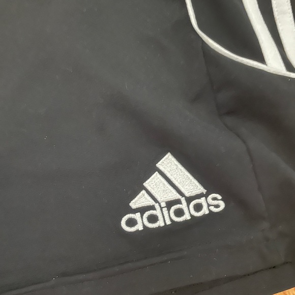 Shorts - Picture 2 of 4